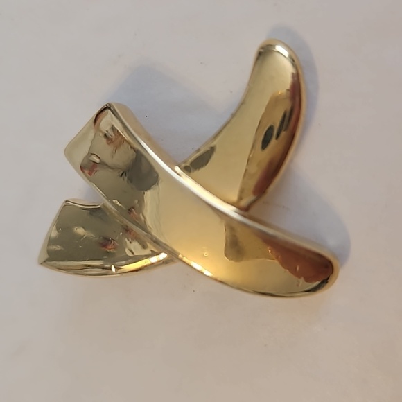 PCI Vintage Kiss Goldtone Pendant - Picture 2 of 7